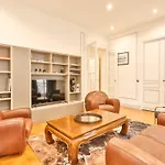 Appartement Exceptional Flat - Near Trocadero - Mobility Lease Parijs